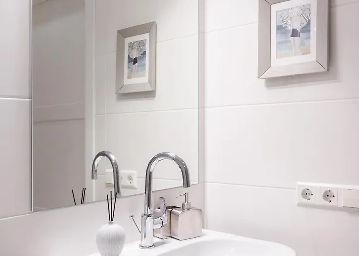 Cosy With Balcony In Center Апартаменты *