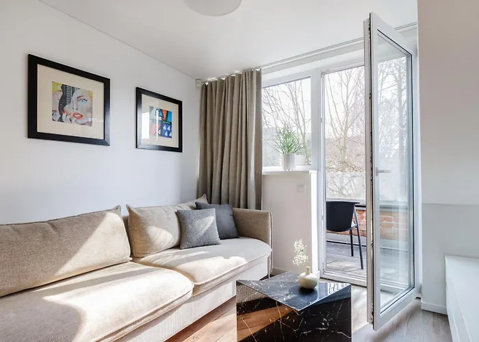 Cosy With Balcony In Center Апартаменты